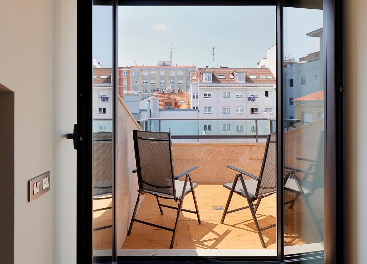 Atico Con Terraza, Vistas Al Mar Y Parking En Playa De S Lorenzo Gijón Exteriör bild